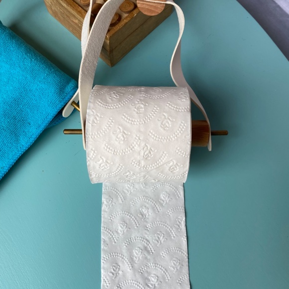 2 . These are toilet roll or a hand towel holder. Never used. - Picture 5 of 8